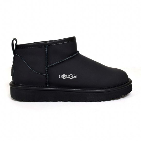 Classic Ultra Mini Leather Black