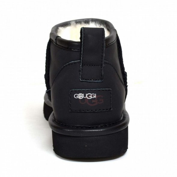 Classic Ultra Mini Leather Black