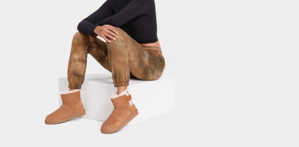Mini Bailey Logo Strap Suede Chestnut