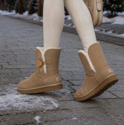 Ugg Bailey Button II Boot - Sand