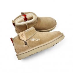 Ugg Women's Ultra Mini Sand Zip