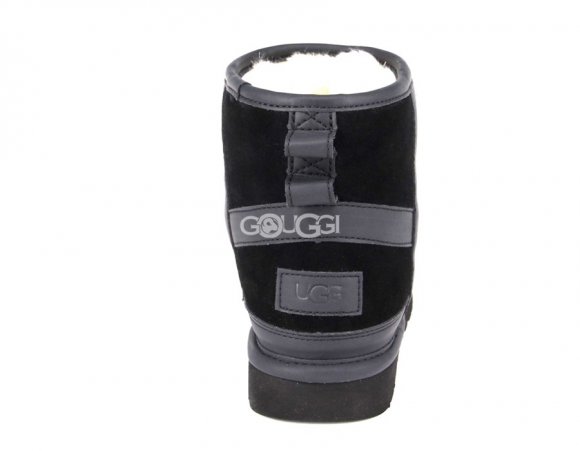 UGG Hard Step Black UGG Hard Step Black